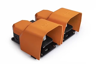 EMAS PDKA22BB10T PDK Serisi Metal Korumalı (1NO+1NC)+(1NO+1NC) Taşıma Kol Delikli Çiftli Turuncu Plastik Pedal
